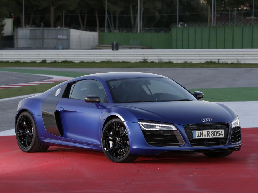  Audi R8 V10 Plus 2012 года  (WW) (фото 17 из 23)